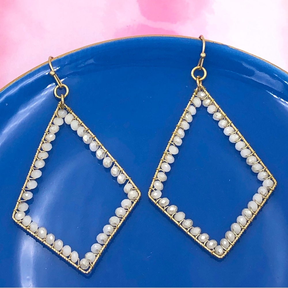 🌼 Ivory Cream Glass Bead Wrapped Kite Dangle Earrings